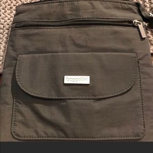 NWOT Baggallini cross body bag